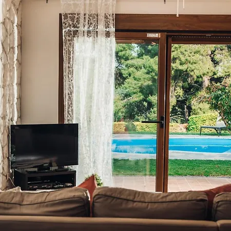Private Pool * Paliouri
